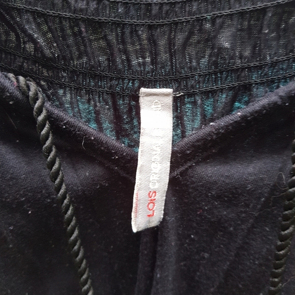 Black off the shoulder shirt - Picture 3 of 4